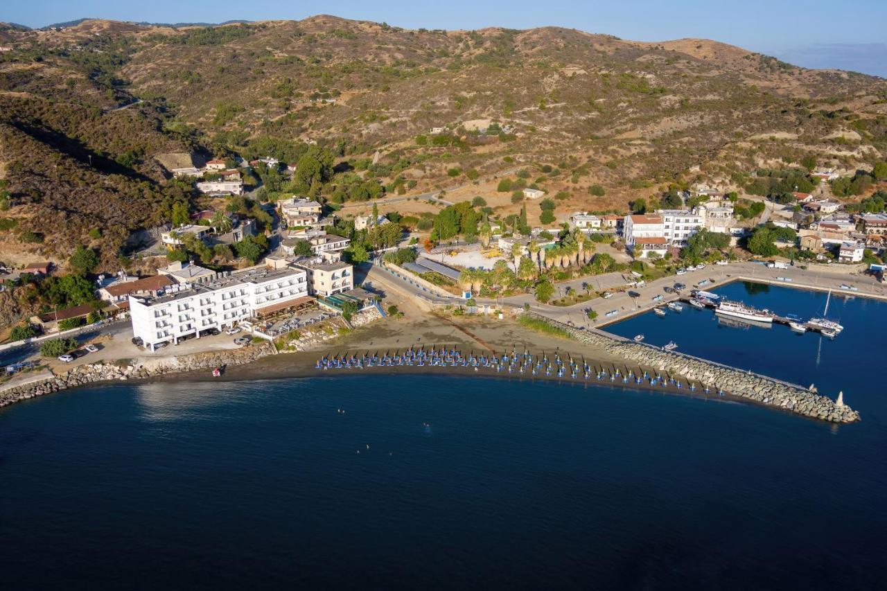 Tylos Beach Hotel Kato Pyrgos Exteriör bild