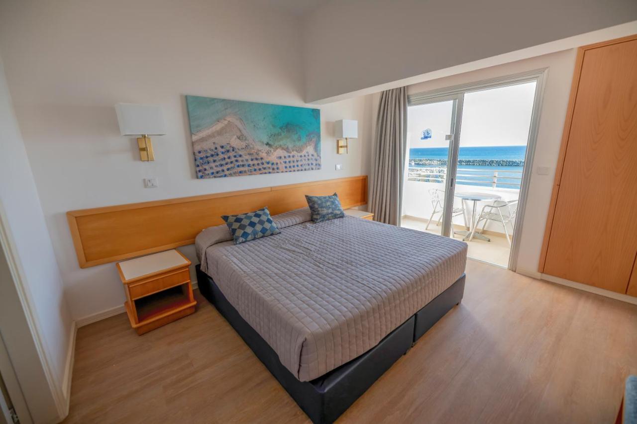 Tylos Beach Hotel Kato Pyrgos Exteriör bild