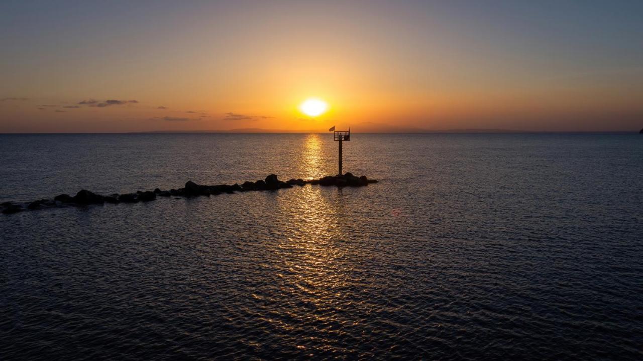 Tylos Beach Hotel Kato Pyrgos Exteriör bild