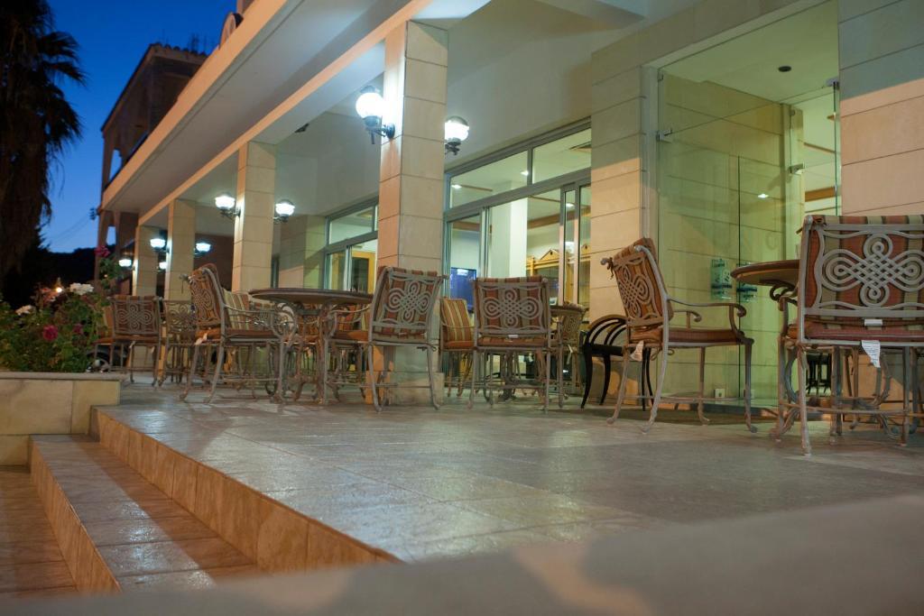 Tylos Beach Hotel Kato Pyrgos Exteriör bild